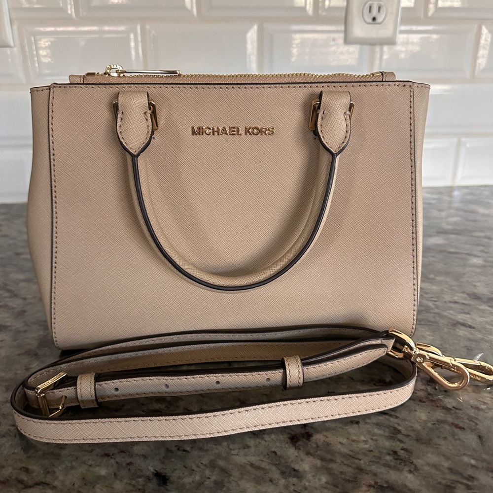 Micheal Kors beige crossbody bag